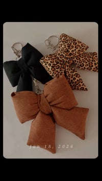 Image 1 of Cheetah Bow Set