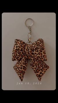 Image 2 of Cheetah Bow Set