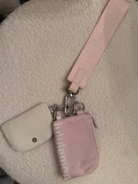 Pre-Owned Lululemon Dual Pouch Wristlet Key Chain