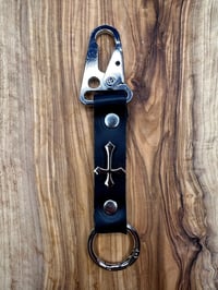 Inverted Cross Key Ring