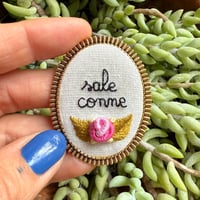 Précommande broche "sale conne" #3 - envoi max le 26 février