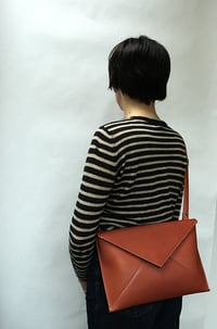 Image 3 of Enveloppe bag color Noce