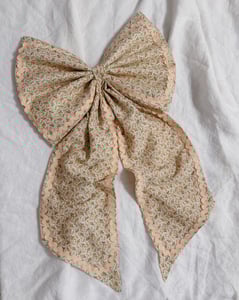 Image of Large Bow