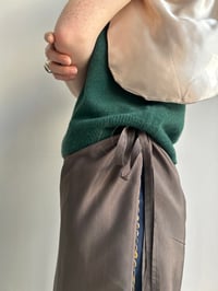 Image 7 of Apron — Pearl Buttons (Chocolate)