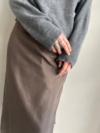 Image 14 of Apron — Pearl Buttons (Chocolate)