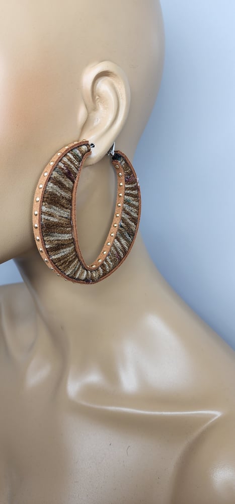 Image of Sandy Haze Sweater Hoop Earrings