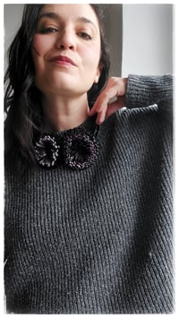 Image 17 of Collana floreale in pelle artigianale DALIA BOUQUET- Assolo 3/2026 - Ametiste