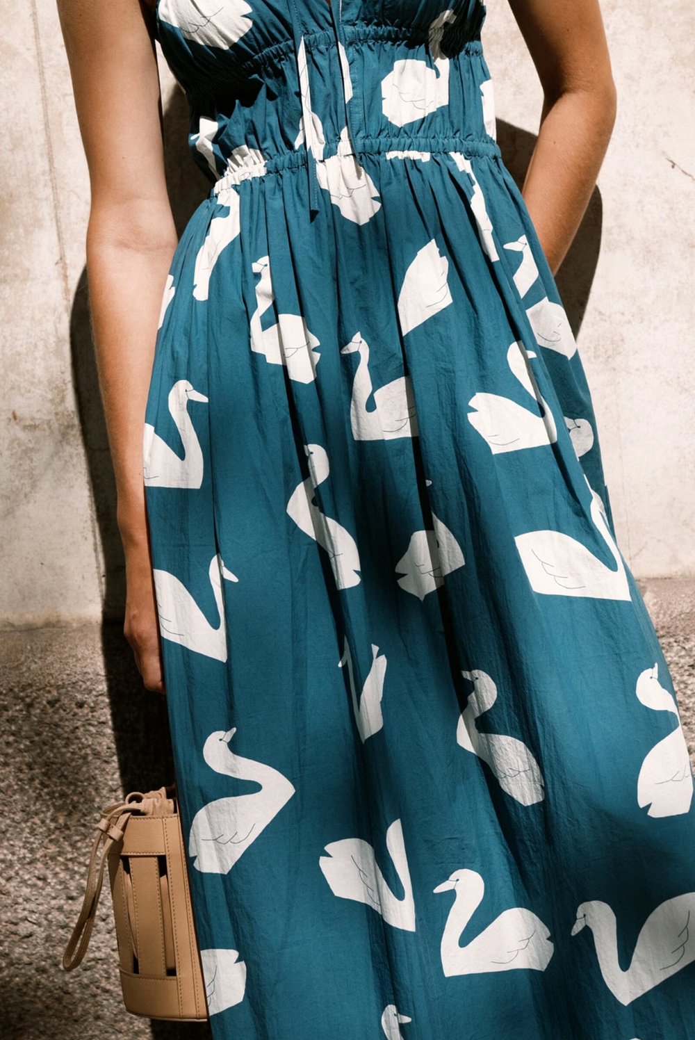 Image of 3-Vestido Swans