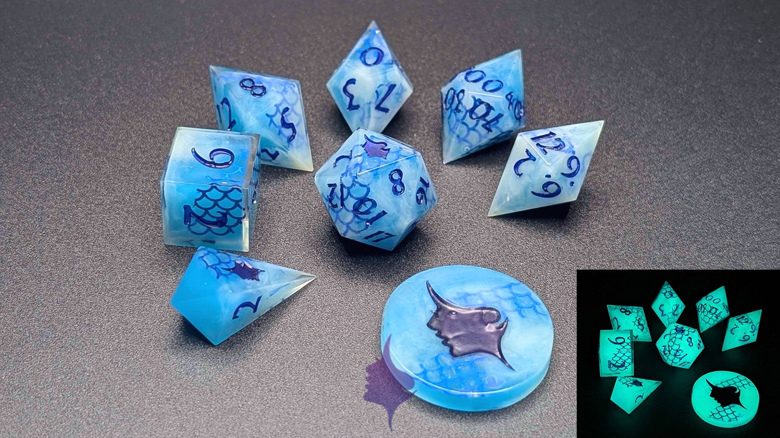 Frozensong - 8-Piece Sharp-Edged Dice Set | Dirgesinger Dice