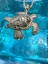 Image 3 of 14k solid gold Hawaiian turtle pendant