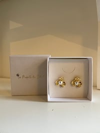 Image 2 of Flower Pearl Earrings Stainless Steel - No. 9