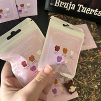 Image 1 of Llaveros artesanales de Rana de Chocolate Sorpresa – Inspirados en el Mundo Mágico