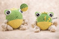 Image 2 of Juguete Rana Sonido Pi Pi para Mascotas – Suave y Divertido 🐸