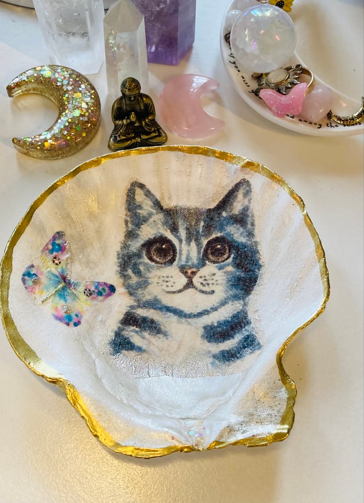 Image of Kitty shell trinket dish 
