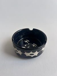Image 3 of Ceramic Ashtray (black)