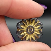 Image 3 of Daisy Czech Beads - 5, 18x18mm beads