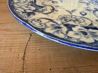 Image 6 of Plat rond ancien en terre de fer - Creil et Montereau, modèle Flora - Art de la table