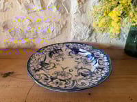 Image 8 of Plat rond ancien en terre de fer - Creil et Montereau, modèle Flora - Art de la table