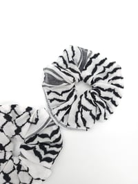 Image 2 of Keffiyeh Scrunchie - Black and White 