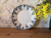 Image 1 of Plat ancien en terre de fer - Art de la table