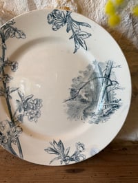 Image 6 of Assiette sur piédouche ancienne - Creil et Montereau,  modèle Cerisier - Art de la table