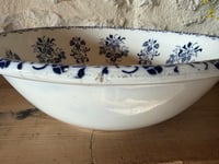 Image 7 of Grand saladier ancien en terre de fer 