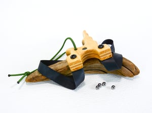 Image of Wooden Slingshot made of Ash, The Twister, Wood Catapult, Right hand pull