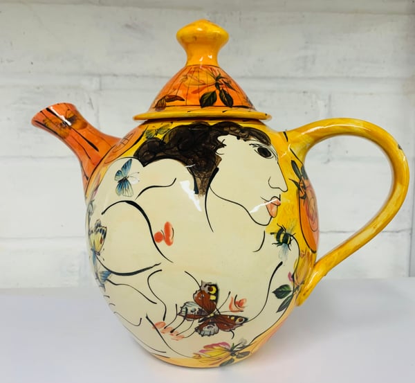 Image of Orange teapot