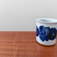 Image 2 of Arabia Finland Anemone Cocoa Mug