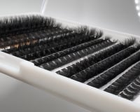 Image 3 of Cluster Cutie Eyelash Kit