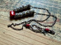 Image 7 of In black and red necklace / n5