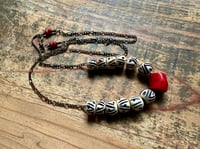 Image 8 of In black and red necklace / n5