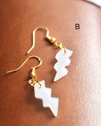 Image 3 of (glow in the dark) blitz ohrringe