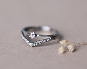Image of Platinum 3mm rose-cut diamond ring (LON243)