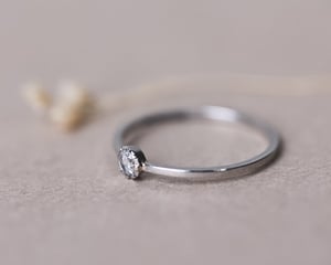 Image of Platinum 3mm rose-cut diamond ring (LON243)