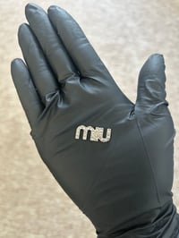 1 x Silver Miu metal diamanté flat back charm.