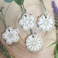 Image 4 of Ceramic Flower Essential Oil Diffusers