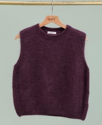Image 1 of Aubergine sleeveless knit vest – by Nais