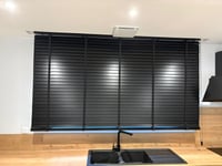 Image 2 of Store vénitien lame de bois 50 mm 