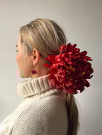 Image 4 of red chrysanthemum claw 