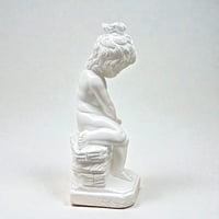 Image 4 of Sculpture de fillette assise en plâtre vintage - Statue enfant style classique début XXe
