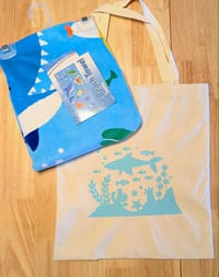 Image 2 of Shark Reef Beach Bag and Towel Set
