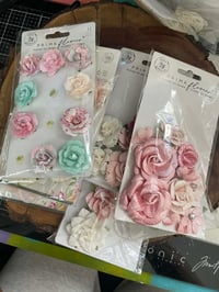 Pink Cream and Mint Bunde prima flowers