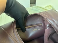 Image 4 of LOEWE medium Squeeze Shoulder Bag