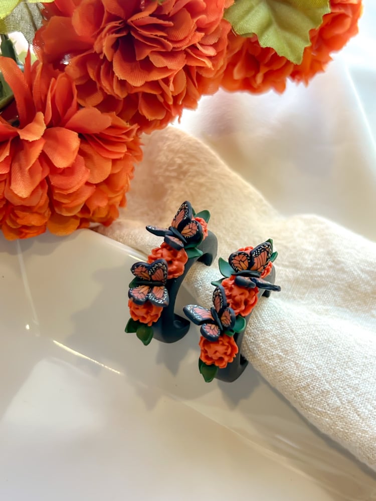 PREORDERS Monarca Hoops  