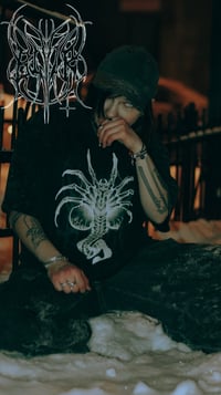 Image 4 of *PREORDER* Face Hugger tee