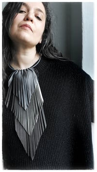 Image 4 of CROW MEDIUM Necklace - Grigi Infiniti