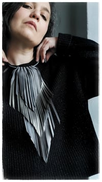 Image 11 of CROW MEDIUM Necklace - Grigi Infiniti