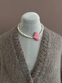 Image 2 of Demure XL Pink Heart halsketting