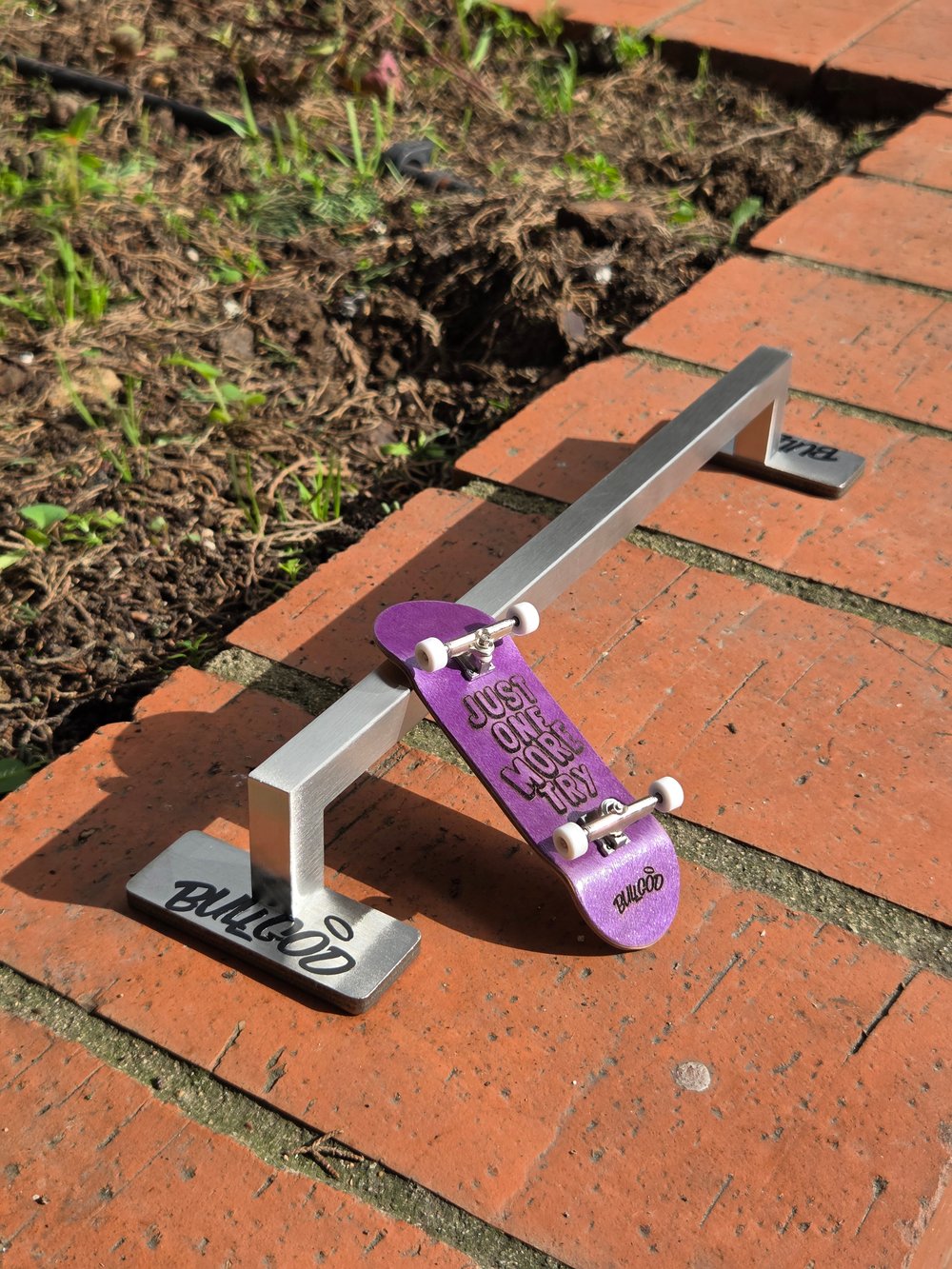 Image of Squared Looong Rail